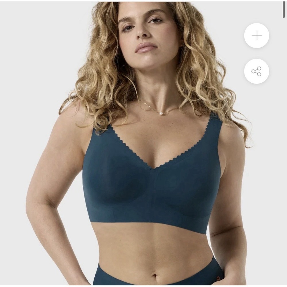 NWT Evelyn & Bobbie Deep V-Neck Bralette Blue Deep Tide Size Medium